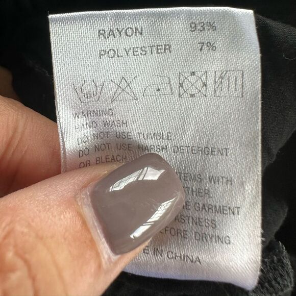 HUGS & HONIS Hawaiian Designer Signature Graphic Cowl Neck Stretchy Blouse Top L - Picture 5 of 5